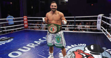 Neste dia… em 2017, Ricardo Fernandes (Sporting) volta a sagrar-se campeão nacional de Boxe frente a Kikanga Kungo