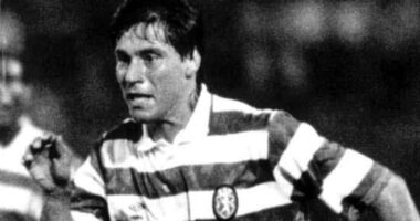 Neste dia… entrevista a Douglas em 2016: «O meu estilo? Era para ser diferenciado. Quando olhavam para o campo já sabiam que era eu».