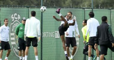 Nesta dia… em 2016: Claque esteve em Alcochete à hora do treino