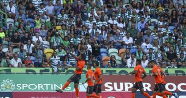 Desilusão e contestação numa noite para esquecer.