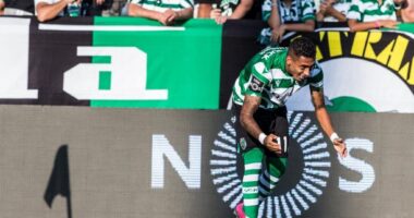 A alegria de Raphinha numa vitória convincente.